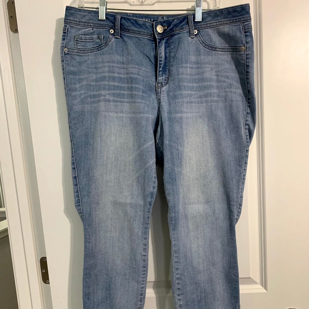 Light Blue Ankle Snap Closure Cropped Jeans Sz 14